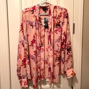 Beautiful brand new Worthington blouse